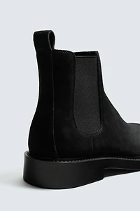 LEATHER CHELSEA BOOTS