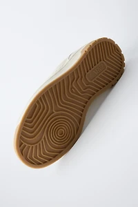 TENNIS SKATE