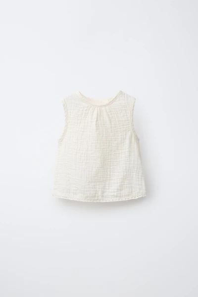 TEXTURED LACE BLOUSE