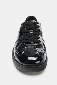 PATENT LEATHER EFFECT SNEAKERS