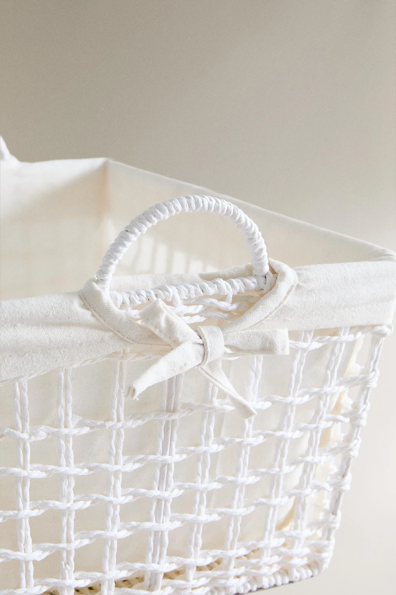 HAMPER WITH FABRIC LINING