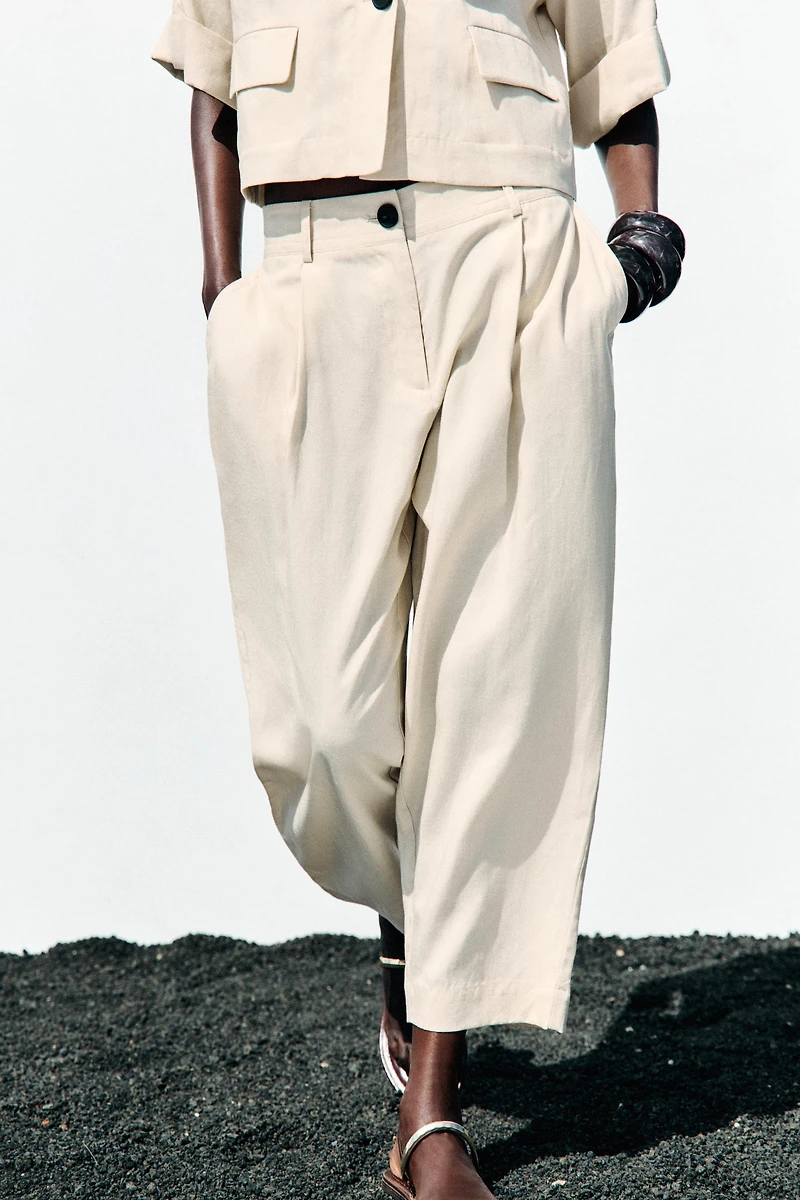 PLEATED ELASTIC WAIST PANTS