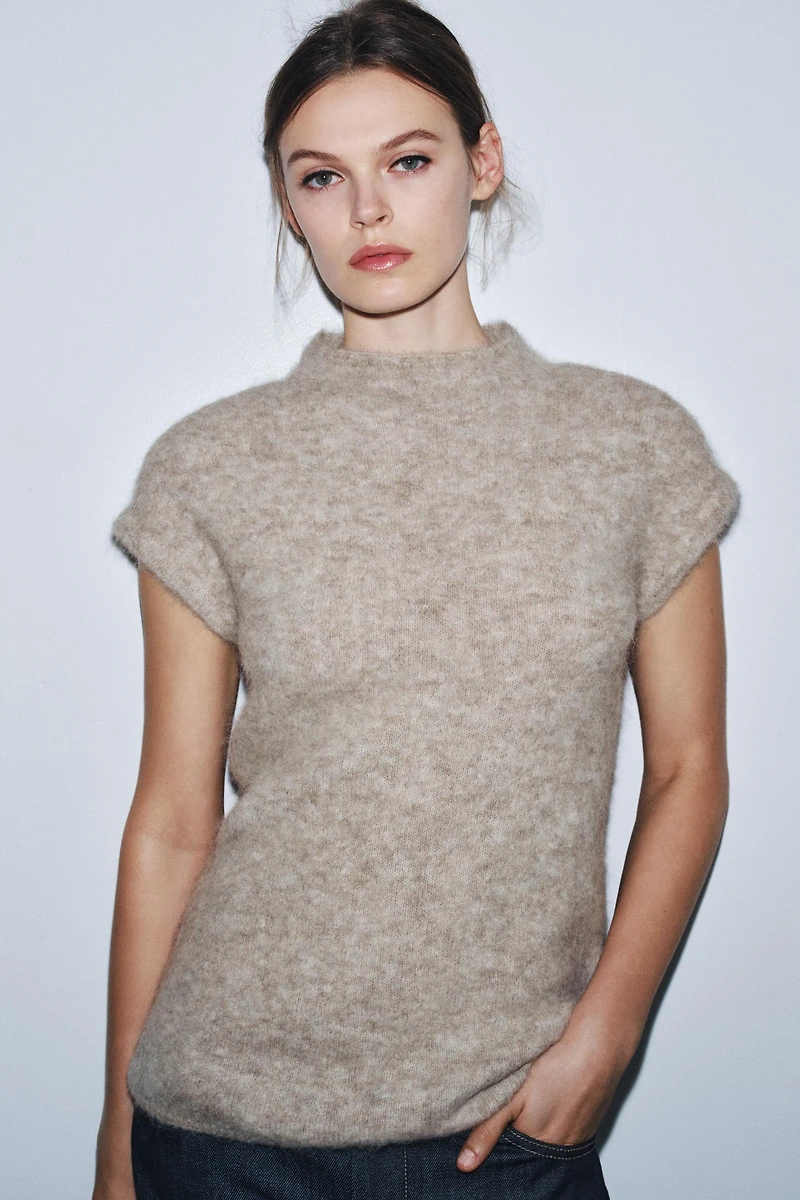 BRUSHED EFFECT ALPACA TOP