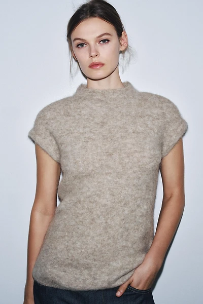 BRUSHED EFFECT ALPACA TOP