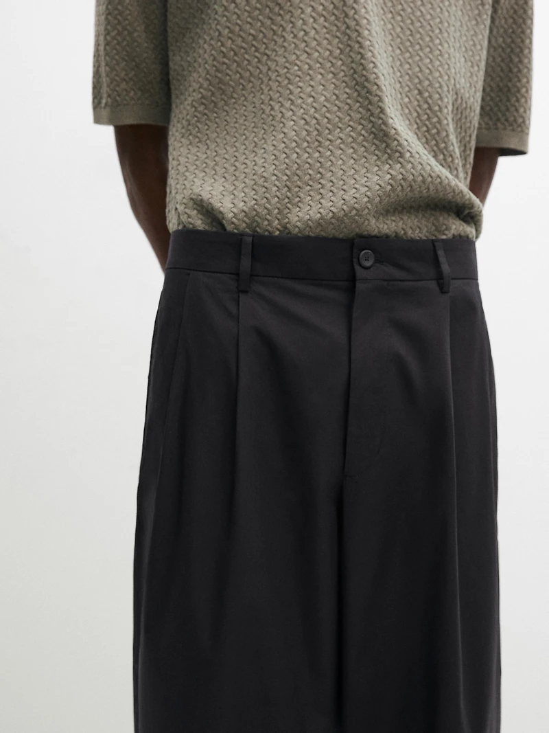 Cotton trousers with double darts