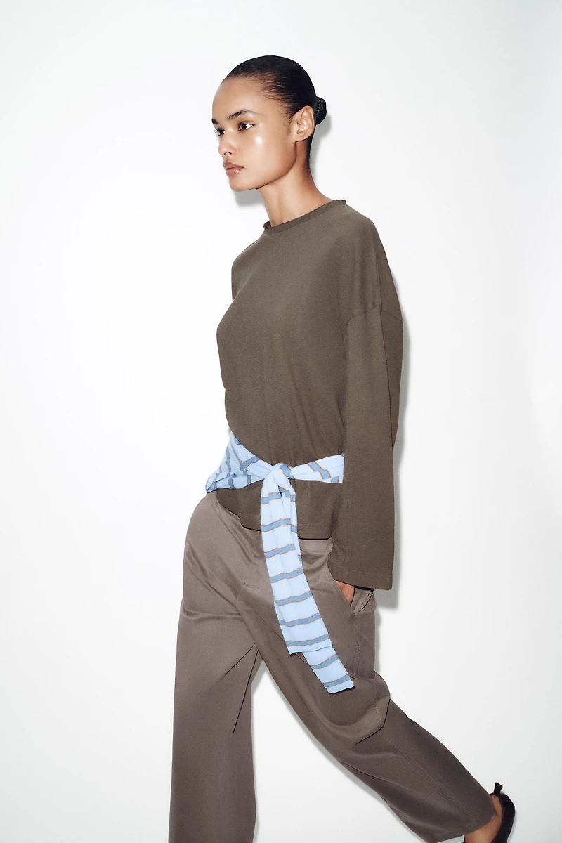 TEXTURED LONG SLEEVE T-SHIRT