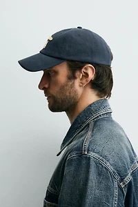 CASQUETTE À INSCRIPTION BRODÉE