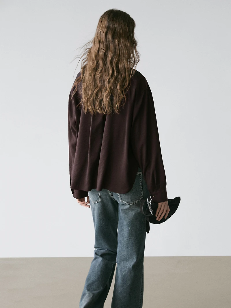 Flowing shirt with button details