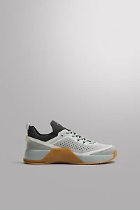 TRAINING SNEAKERS