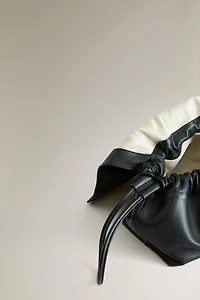 LEATHER POUCH MAKEUP BAG