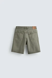 BERMUDA EN JEAN COUPE DROITE