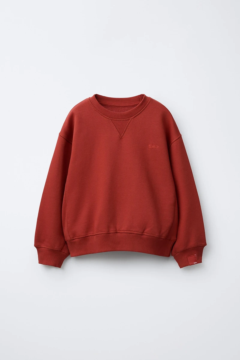 EMBROIDERED SWEATSHIRT AND JOGGER PANTS SET