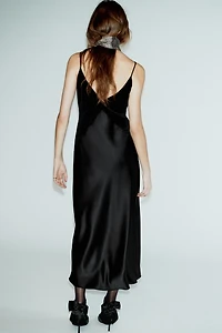 ROBE MIDI BIMATIÈRE SATINÉE