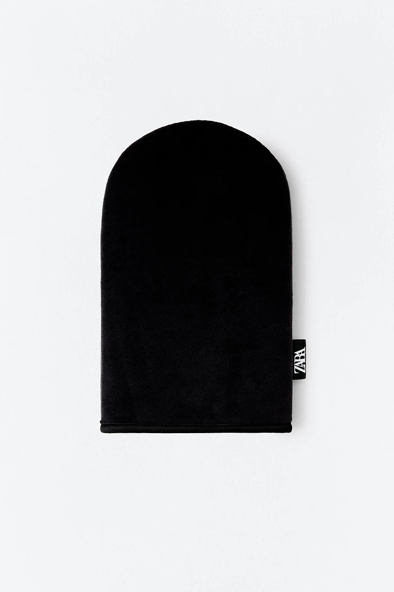 SELF-TANNING MITT