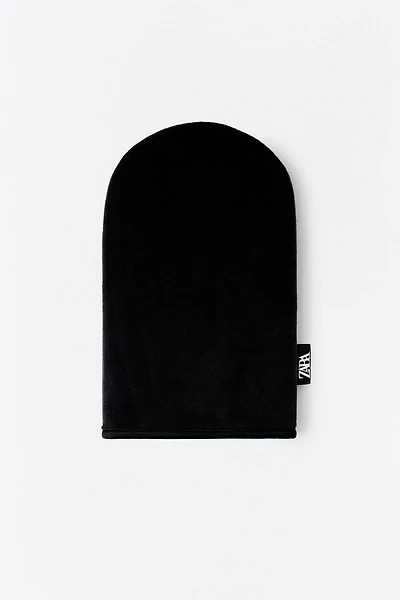 SELF-TANNING MITT