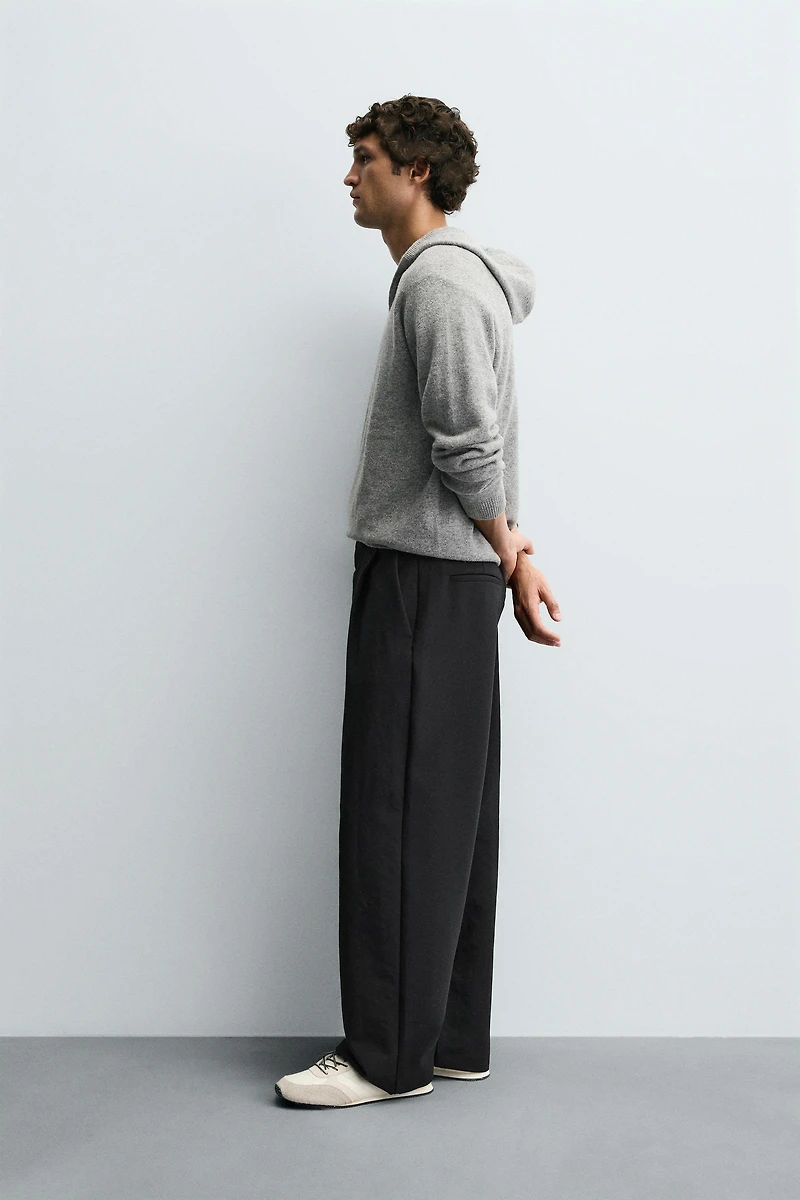 100% WOOL HOODED SWEATER