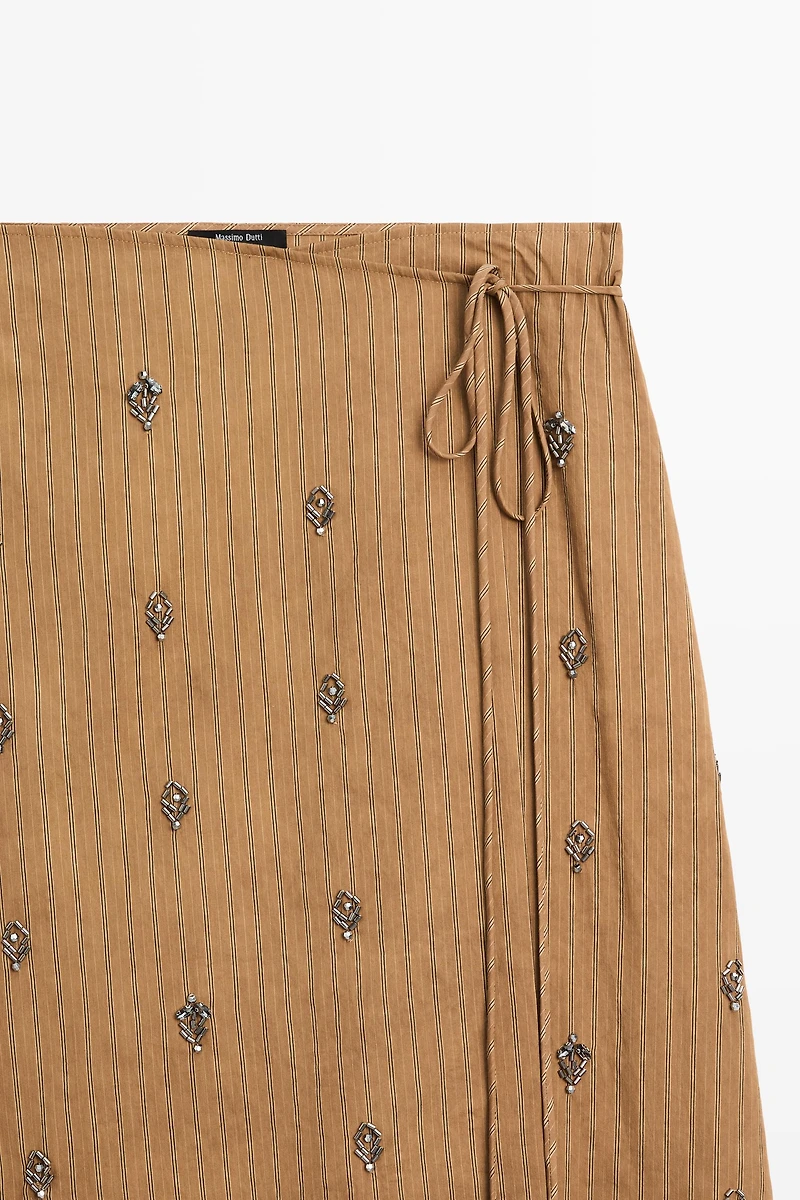 Midi pareo skirt with appliqués