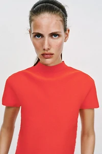 PUFF SLEEVE KNIT TOP