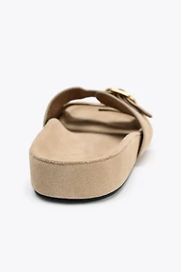SPLIT LEATHER BUCKLE SANDALS