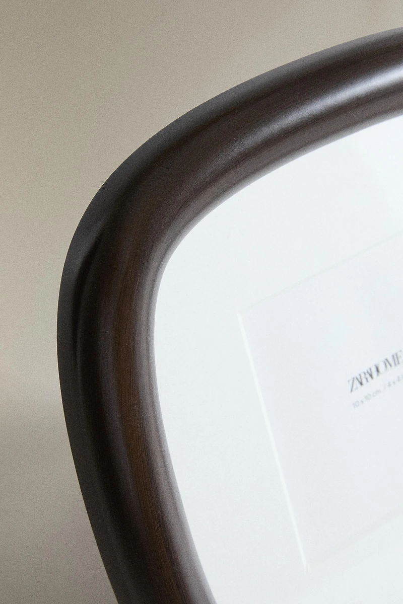 OVAL WOODEN PICTURE FRAME