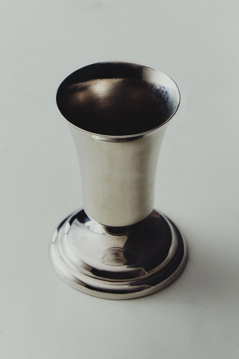 SHINY STEEL TEALIGHT HOLDER