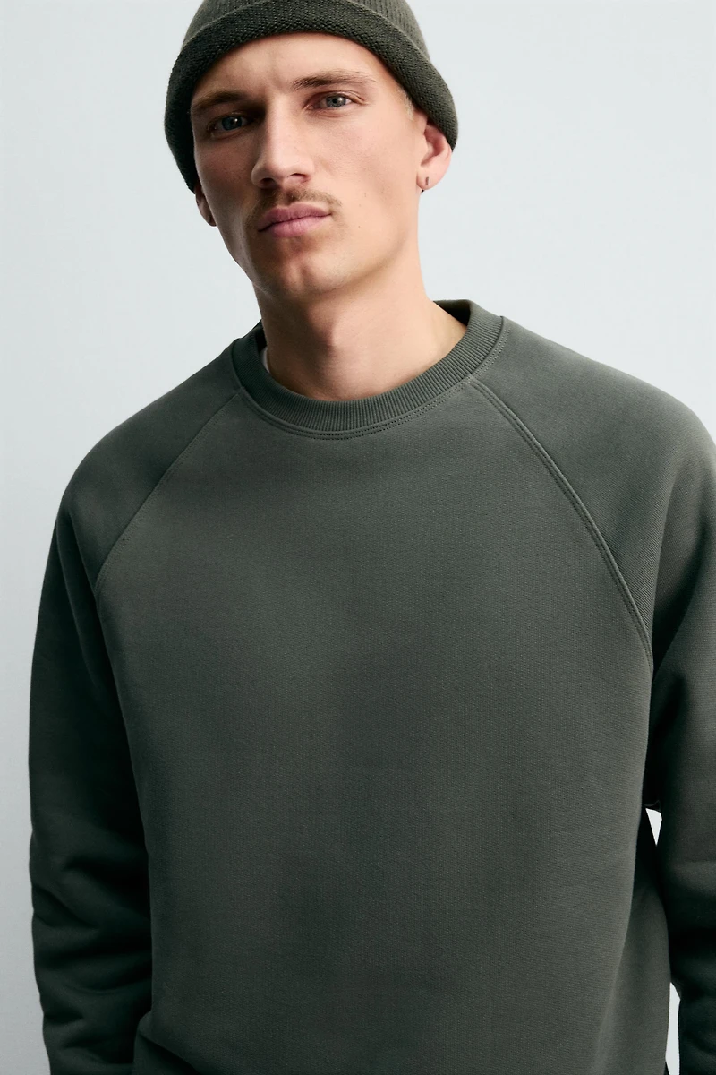 RELAXED FIT CREWNECK SWEATSHIRT