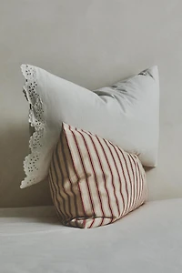 EMBROIDERED SCALLOP PILLOWCASE