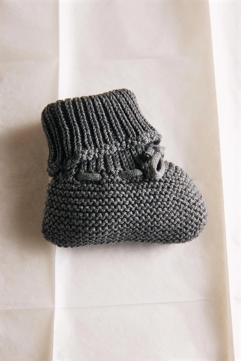 CHAUSSONS BÉBÉ EN MAILLE