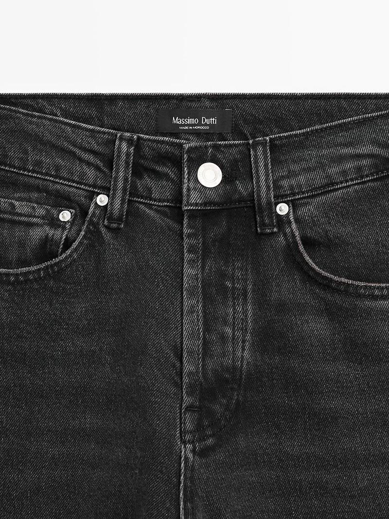 Straight-leg high-waist jeans