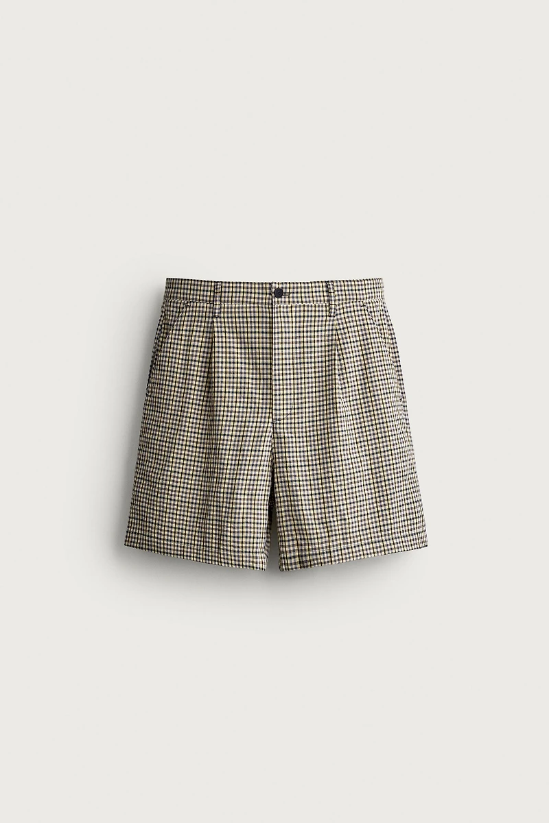 TEXTURED PLAID PLEATED SHORTS