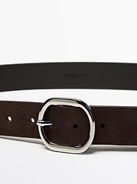 Ceinture boucle ovale en cuir nubuck