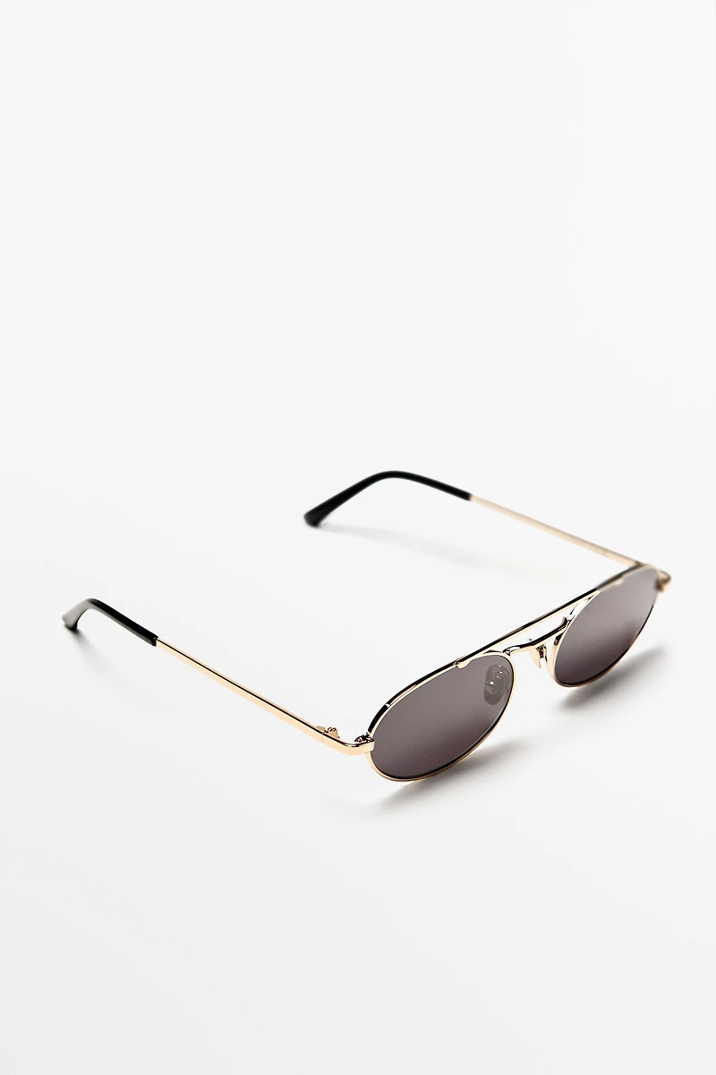 Double bridge oval sunglasses