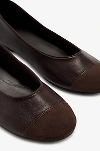 BALLERINES EN CUIR