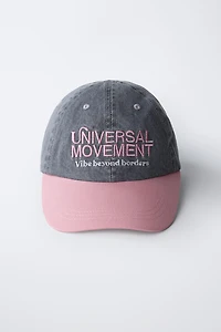 CASQUETTE EN DENIM AVEC INSCRIPTION BRODÉE