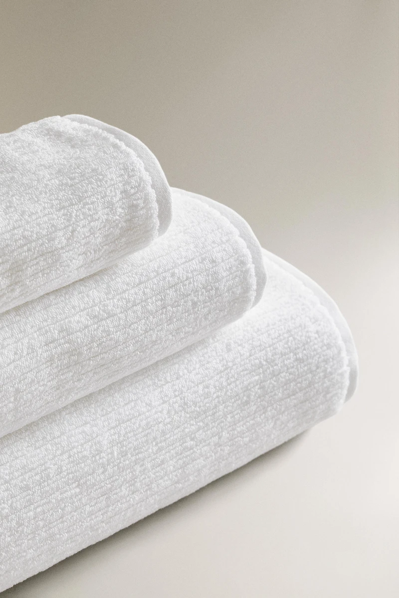 SERVIETTE DE BAIN TEXTURE CÔTELÉE