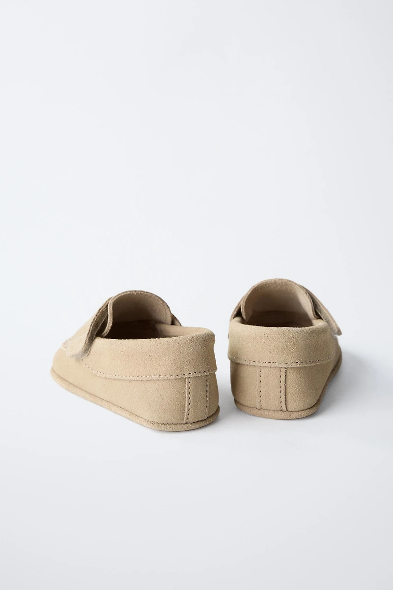 LEATHER MOCCASINS