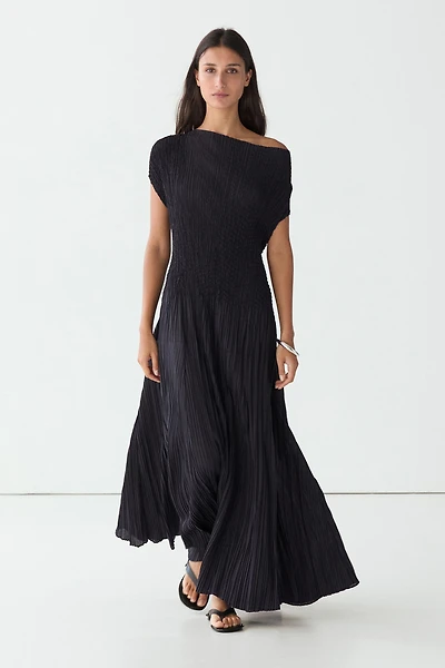Long flowing dress with gathered detail