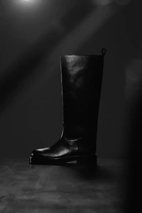LEATHER BOOTS LIMITED EDITION