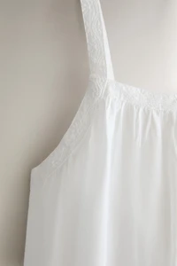 EMBROIDERED COTTON NIGHTGOWN