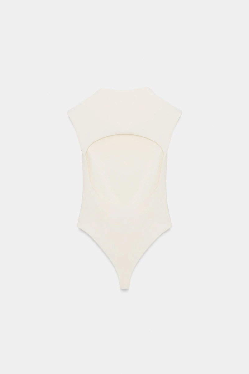 BODY STRETCH CUT OUT