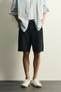STRAIGHT FIT DENIM SHORTS