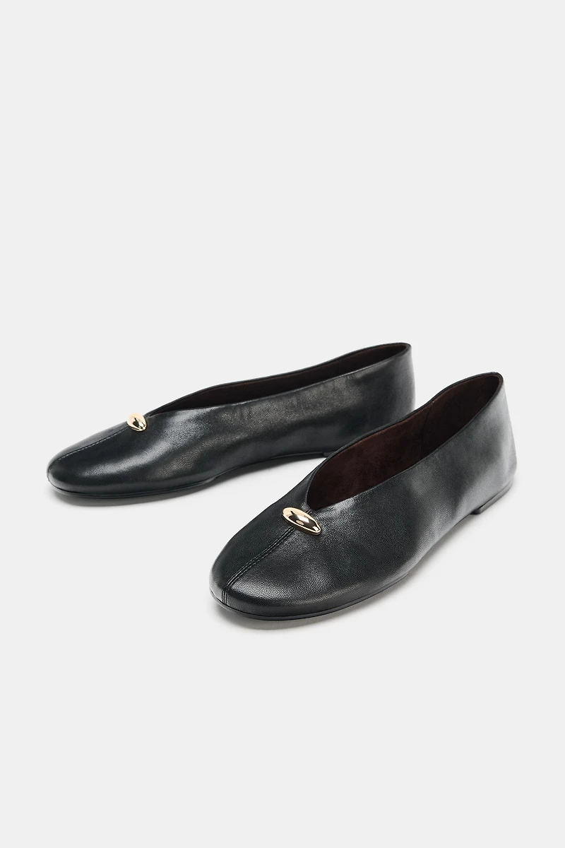 LEATHER BALLET FLATS WITH APPLIQU