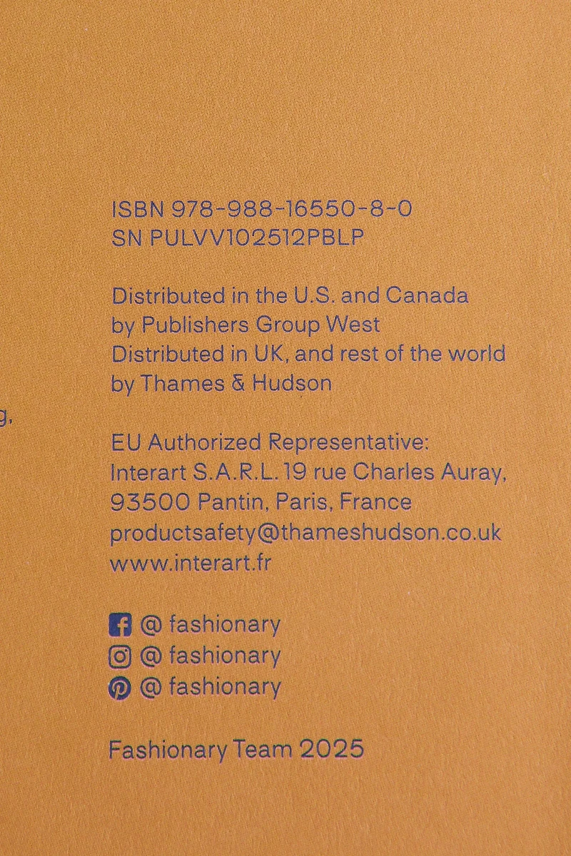 FASHION UNFOLDED POP-UP LOUIS VUITTON BOOK