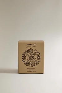 (220 G) FLORAL SILK SCENTED CANDLE