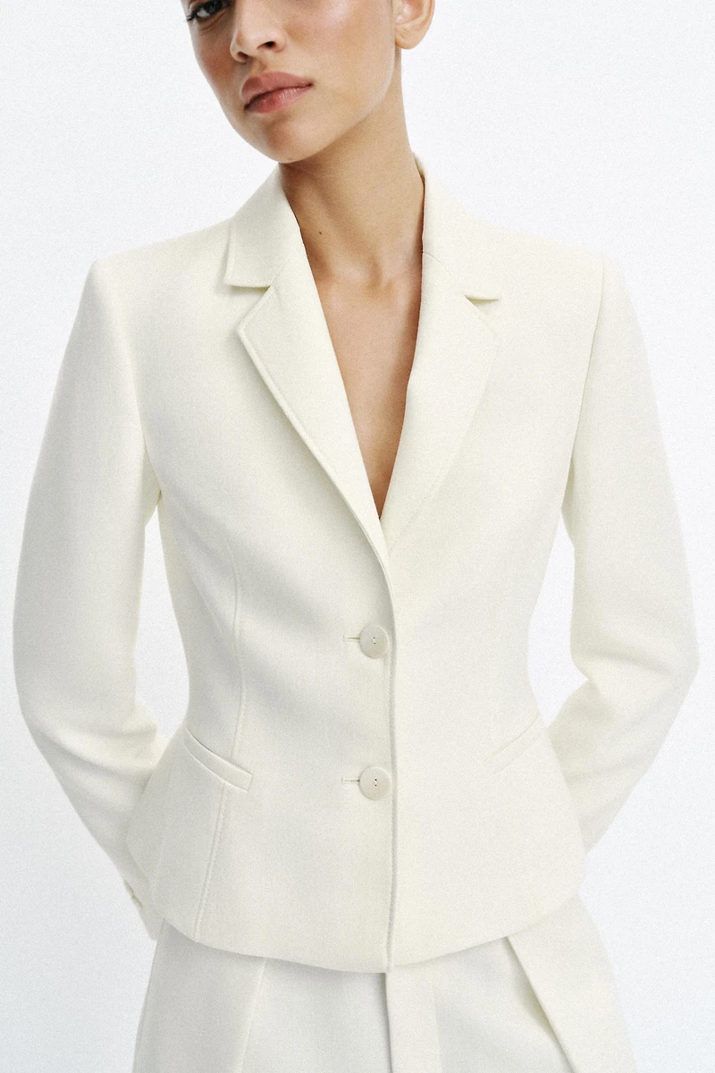 VESTE AJUSTÉE À ÉPAULETTES