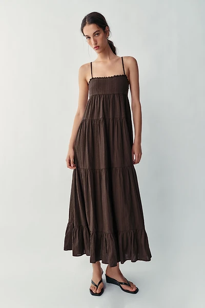 ROBE LONGUE À EMPIÈCEMENTS