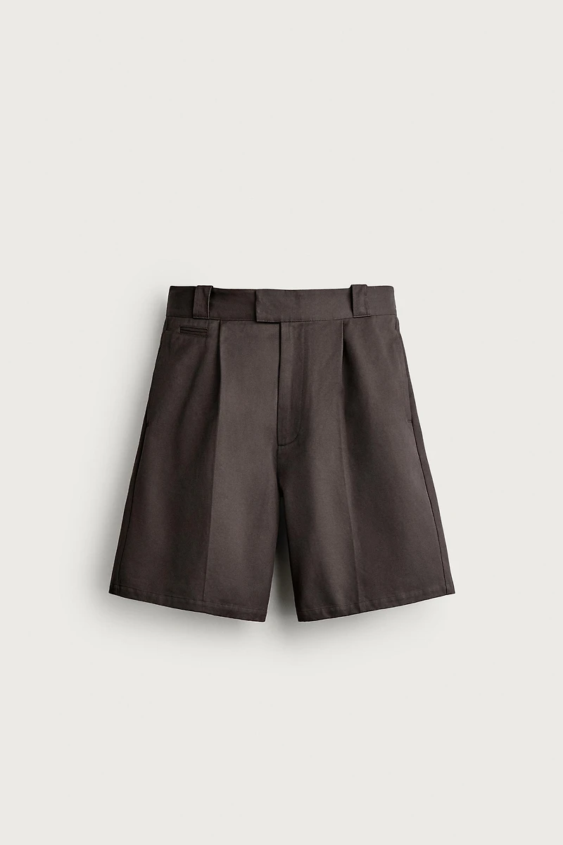 RELAXED FIT PLEATED SHORTS