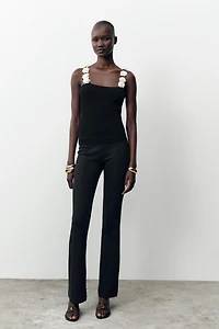 TOP EN MAILLE À FLEURS