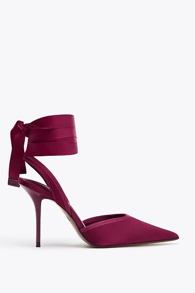 CHAUSSURES OUVERTES À TALONS ET BRIDES