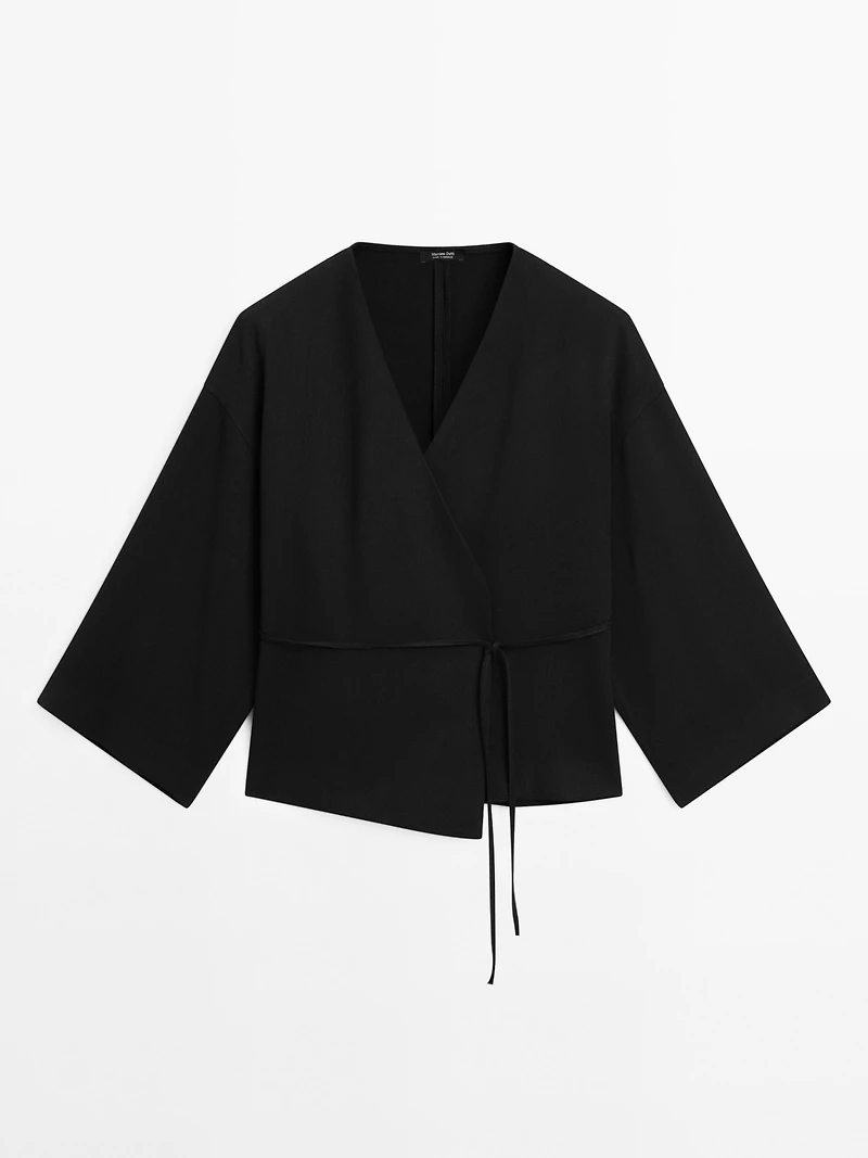 Flowing V-neck kimono
